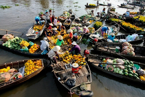 Chợ nổi- hình thức sinh hoạt độc đáo của miền sông nước.