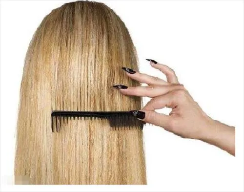 Minh họa biểu tượng giấc mơ cắt tóc và ý nghĩa chuyển đổi trong tiềm thức