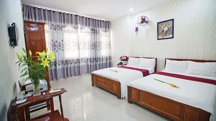 Phòng ngủ tông sáng hiện đại tại Quang Điệp, đủ tiện nghi cơ bản