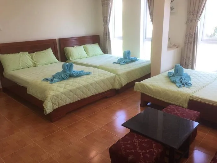 View biển từ Thủy Young Motel, phù hợp khách thích yên tĩnh