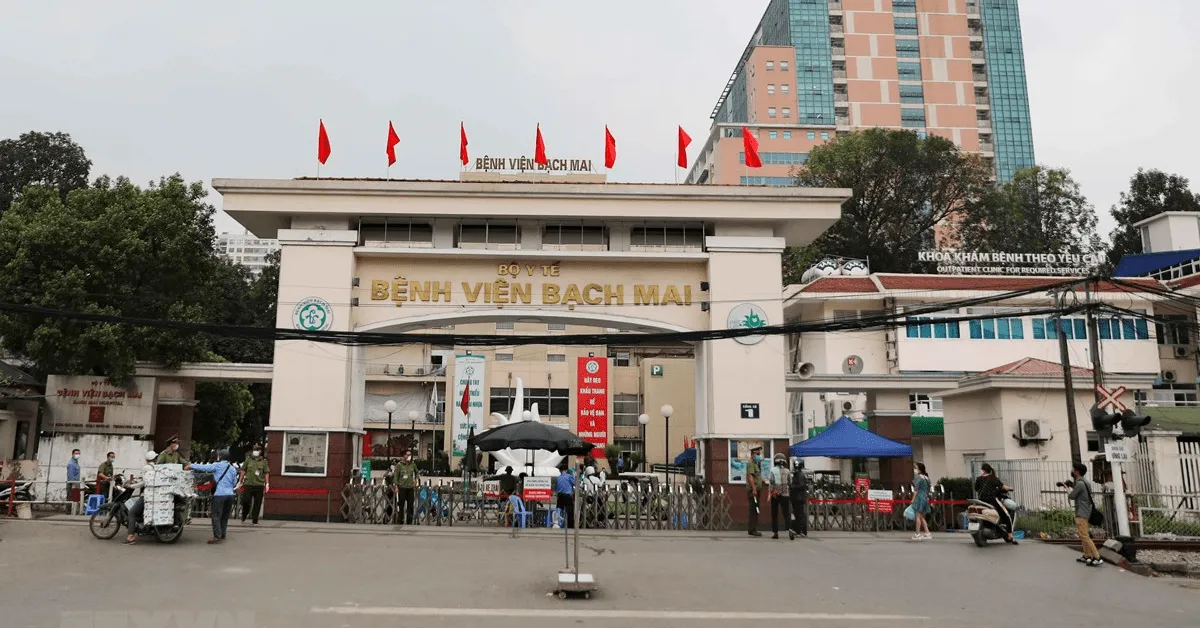 Bệnh viện Bạch Mai khám trĩ, chuyên khoa tiêu hóa, cần đặt lịch vì đông bệnh