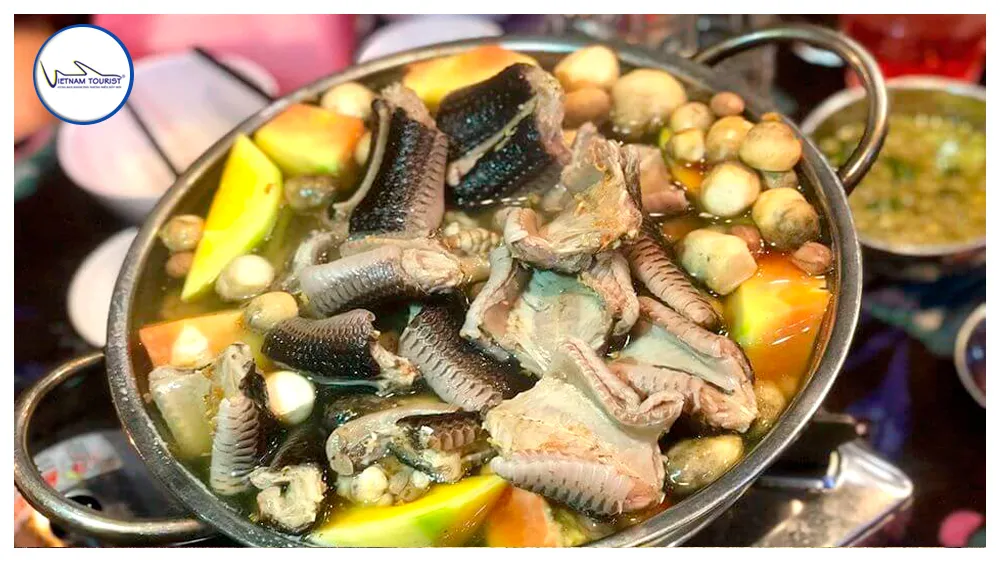 Ẩm thực miền Tây tại bến Ninh Kiều: lẩu mắm, bánh xèo, gỏi cuốn