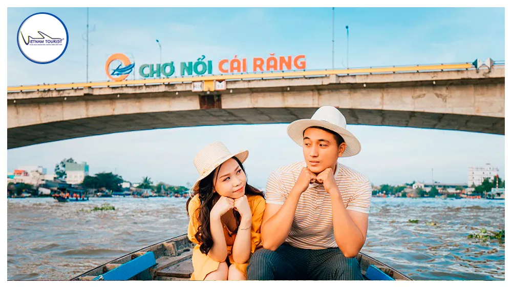 Chợ nổi Cái Răng gần bến Ninh Kiều, trải nghiệm sáng sớm trên sông