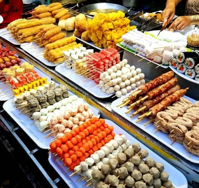 Khu ẩm thực đường phố nhiều món tại chợ cổ Cần Thơ