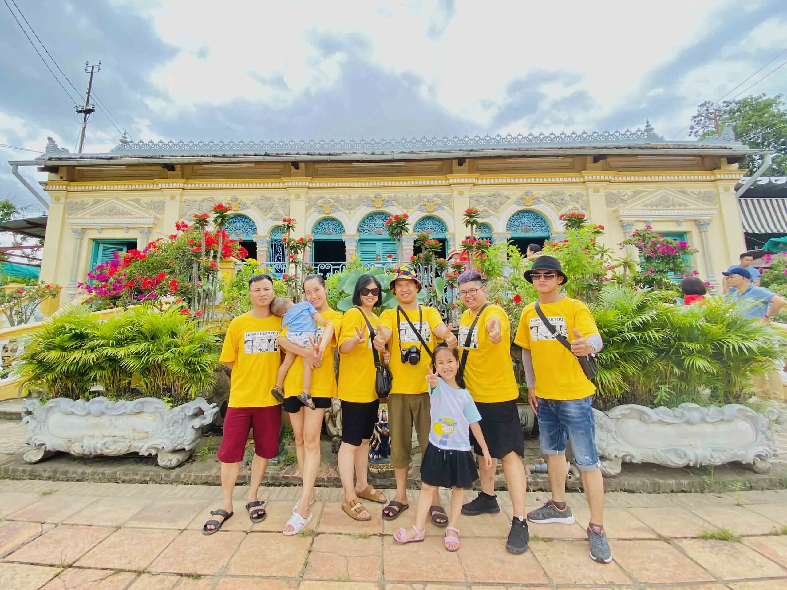 Khách tham quan đông vào mùa cao điểm, cần tuân thủ quy định bảo tồn