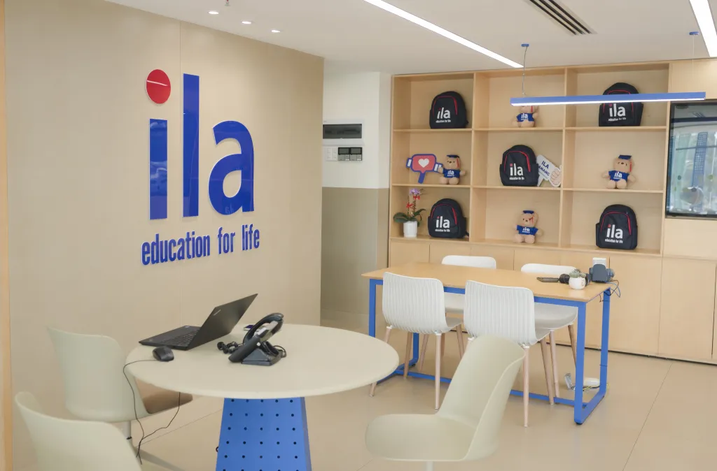 Sảnh trung tâm Anh ngữ ILA 146 Nguyễn Đình Chiểu quận 3 hiện đại và rộng rãi