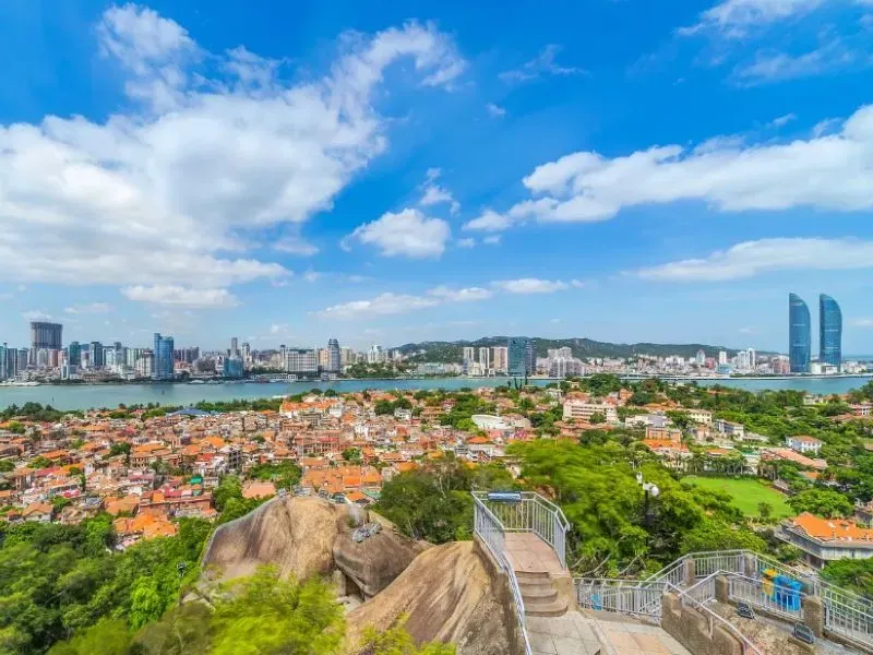 Ga tàu cao tốc và phương tiện công cộng dễ dàng kết nối Xiamen