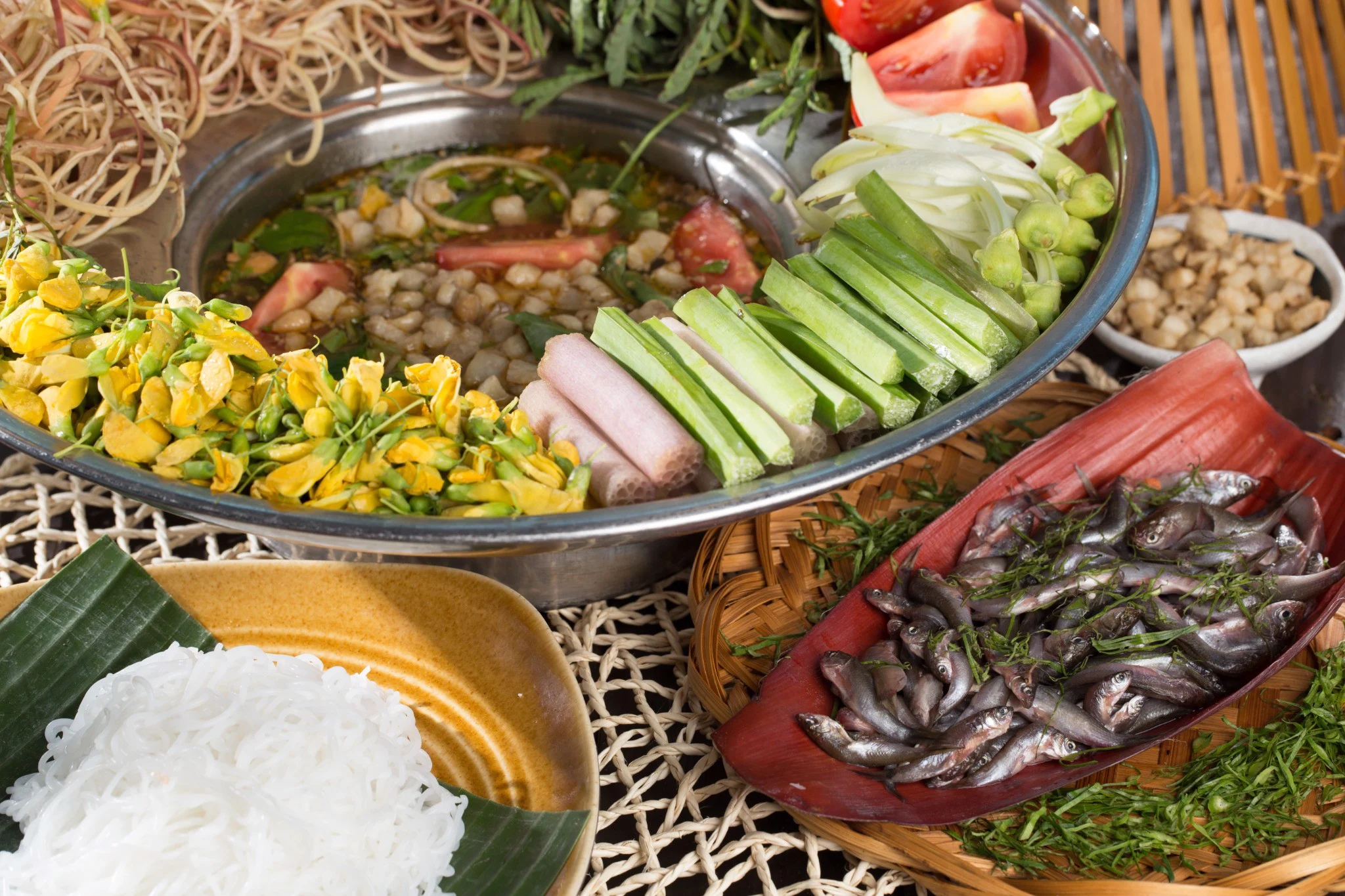 Khám Phá Bí Ẩn Của Bông Điên Điển – Loài Hoa Đặc Biệt