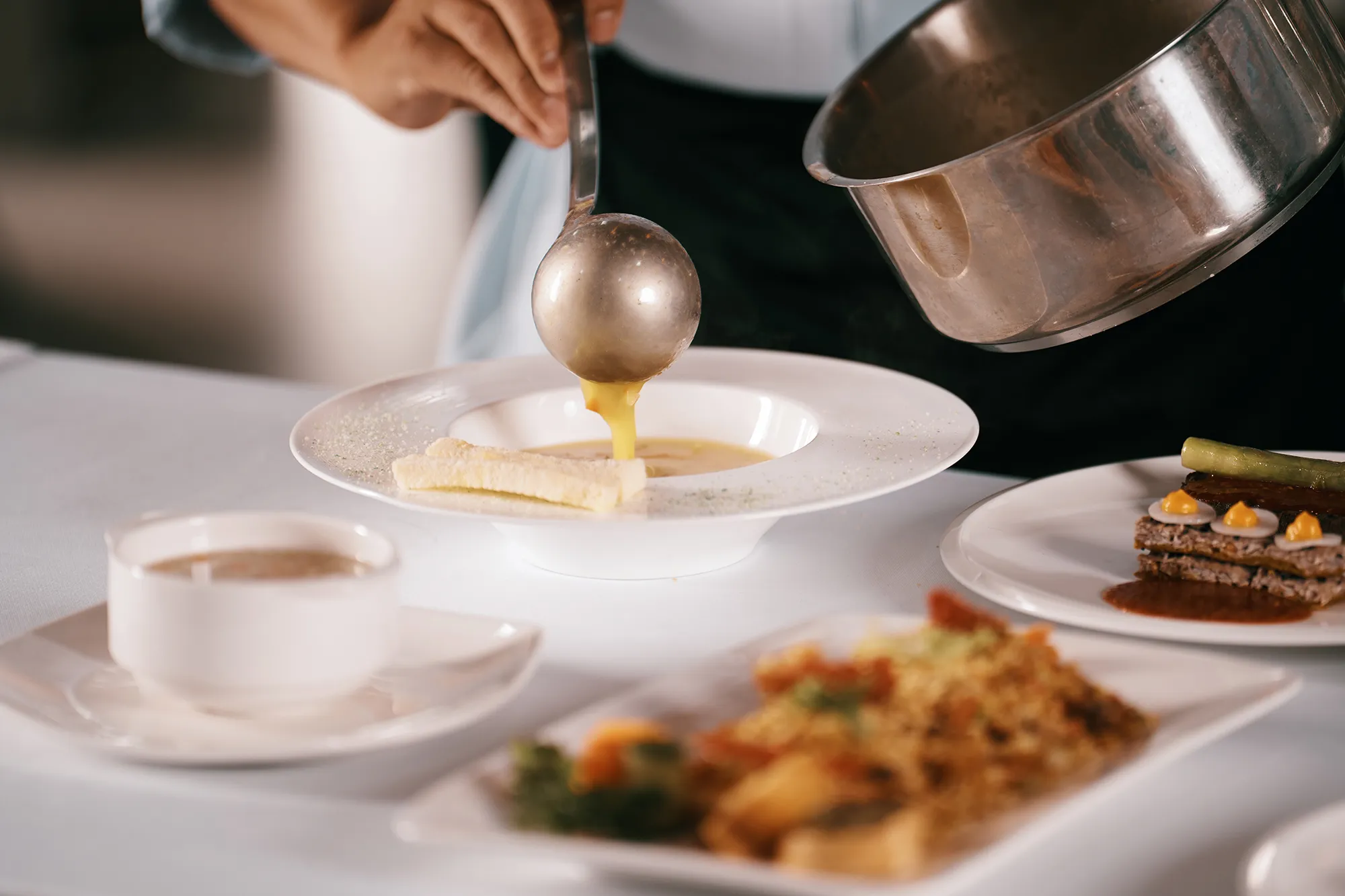 Không gian tầng thượng sundeck 360 độ, phù hợp tổ chức sự kiện riêng tư