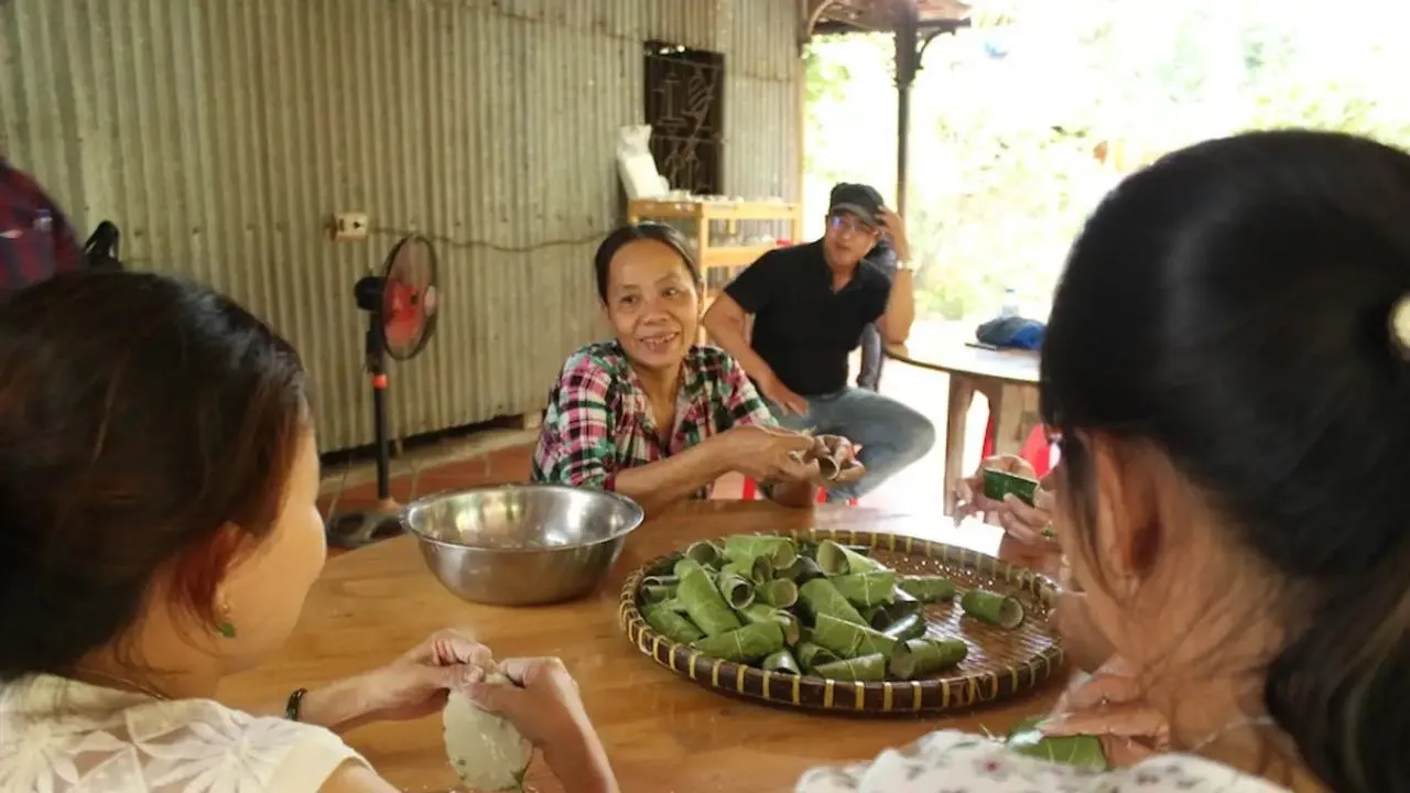Làm bánh dân gian tại Cồn Sơn Cần Thơ, học cách làm bánh miền Tây và thưởng thức tại chỗ
