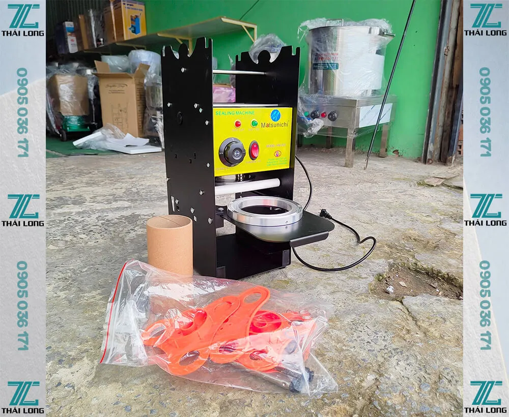 Thiết bị đồ uống nhỏ gọn trong quán tại Cần Thơ, minh họa xu hướng phục vụ nhanh và gọn