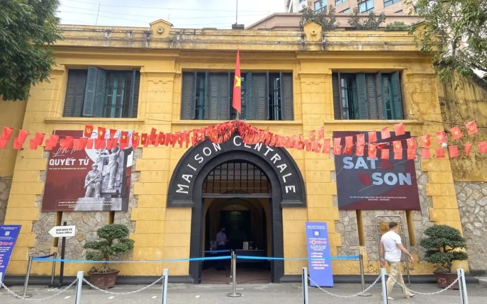 Không gian trưng bày Di tích Nhà tù Hỏa Lò – Hà Nội