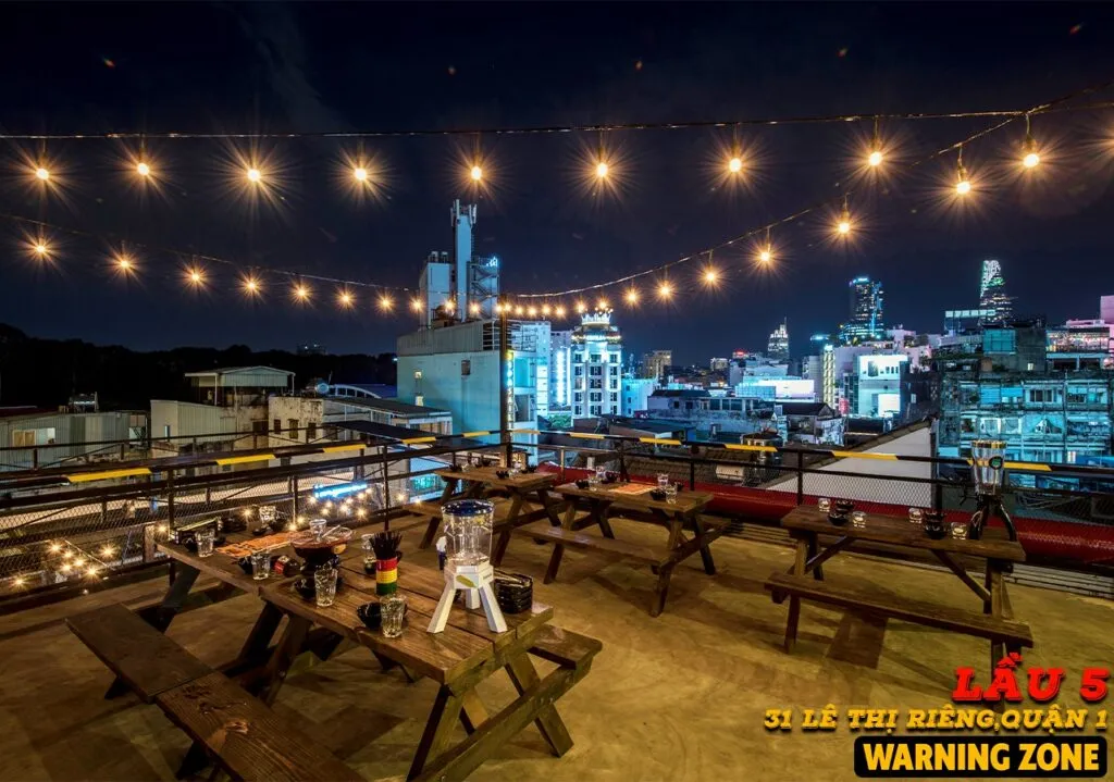 Món nhắm nóng hổi và đồ uống lên nhanh, phù hợp bữa gặp gỡ sau giờ làm