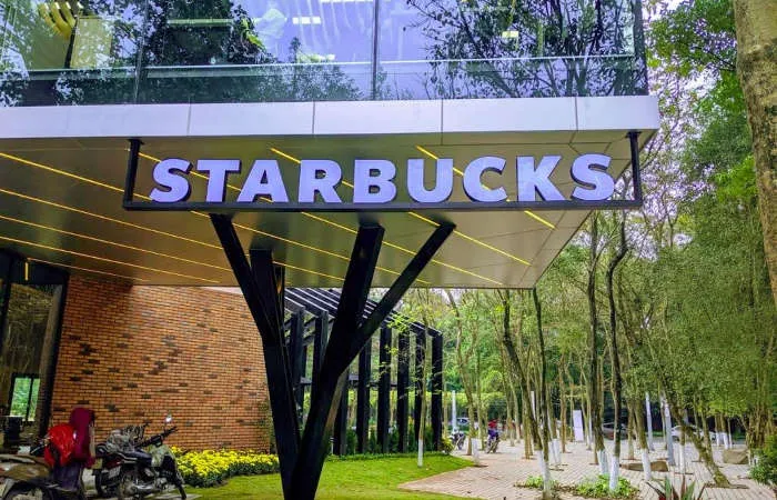 Khu ẩm thực và cafe tại Ecopark, nhiều lựa chọn thương hiệu và địa phương