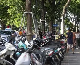 Kinh nghiệm gửi xe và bảo quản đồ đạc khi tham quan khu vực phố đi bộ