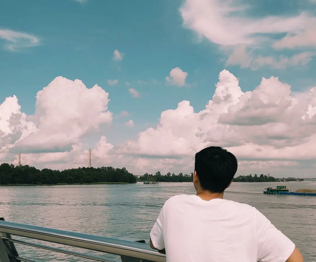 Toàn cảnh Bến Ninh Kiều yên bình nhìn ra sông Hậu