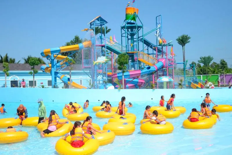 Khu công viên nước hiện đại, phù hợp đi nhóm bạn và gia đình