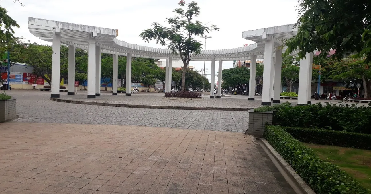 Kiến trúc hiện đại, nhiều điểm dừng chân nghỉ ngơi tại công viên