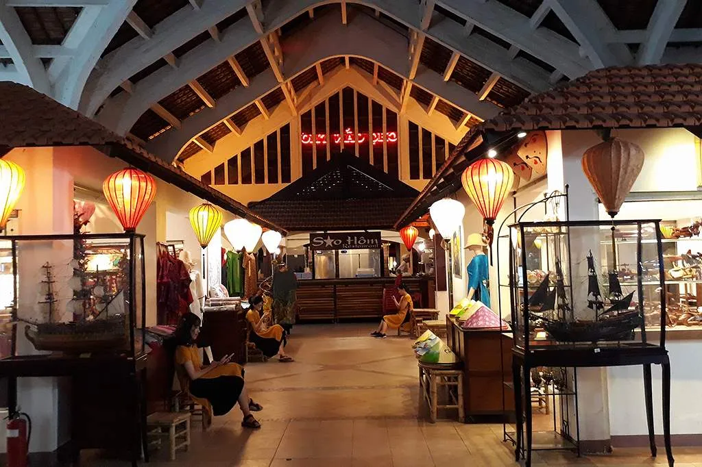 Nhà hàng Sao Hôm phía sau chợ - điểm dừng chân ẩm thực ven sông Hậu