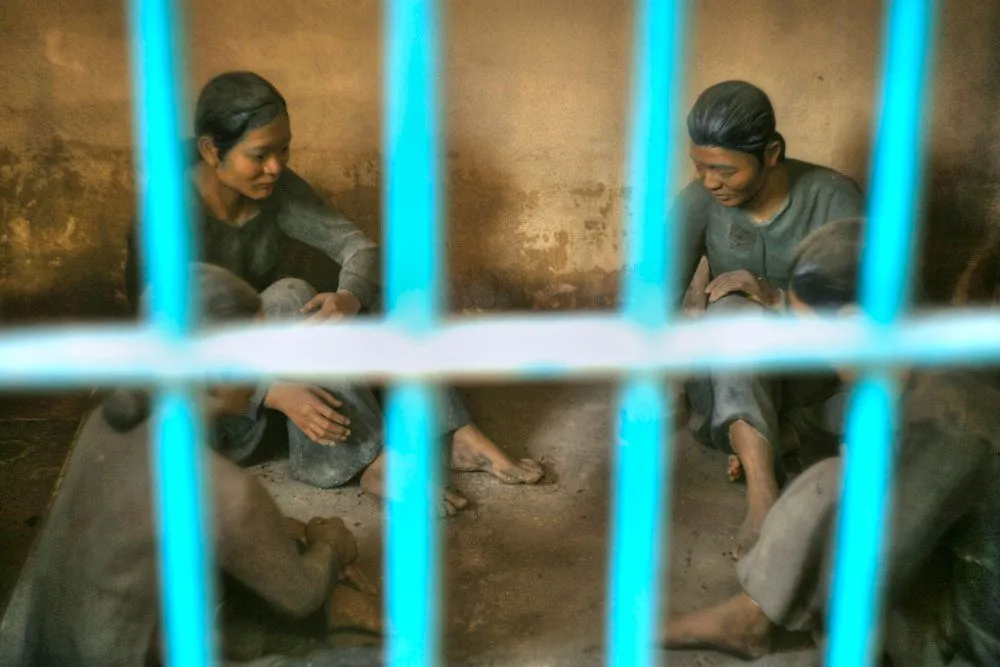 Một góc tái hiện sinh hoạt trong tù - điểm nhấn giúp chuyến thăm thêm chiều sâu