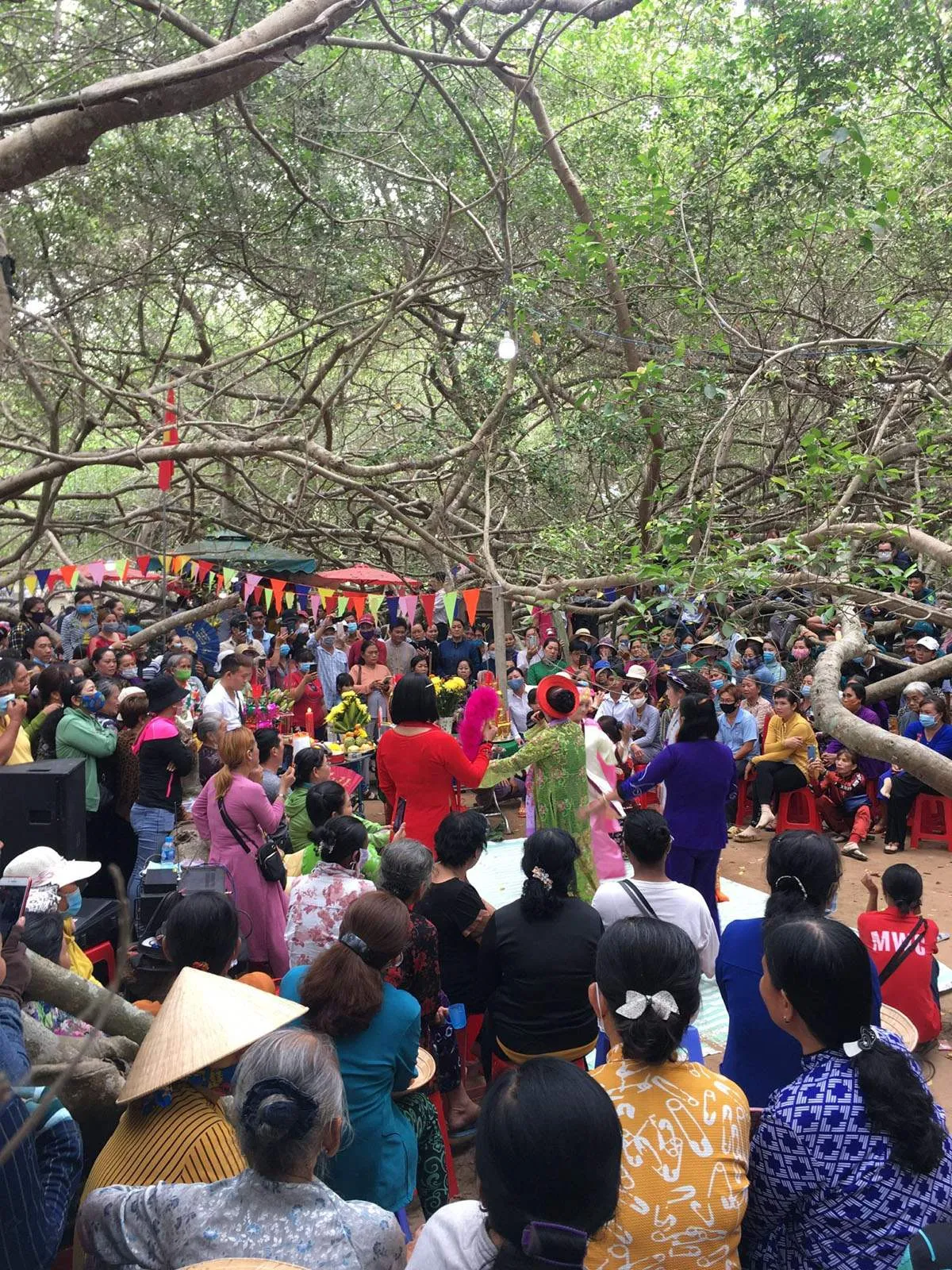 Không khí lễ hội tưng bừng, trang nghiêm tại Khu di tích Giàn Gừa