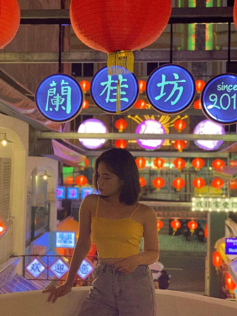 Không gian ban đêm cực “chill”, ánh sáng vừa phải giúp ảnh ít bị cháy sáng