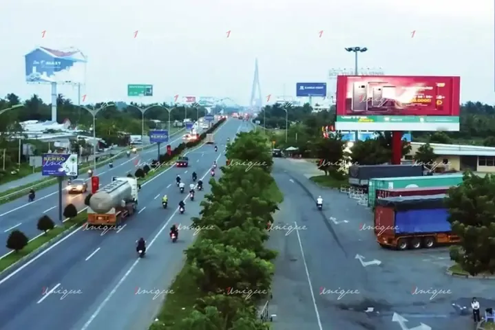 Toàn cảnh trạm dừng chân bên chân cầu Cần Thơ nhìn ra sông Hậu